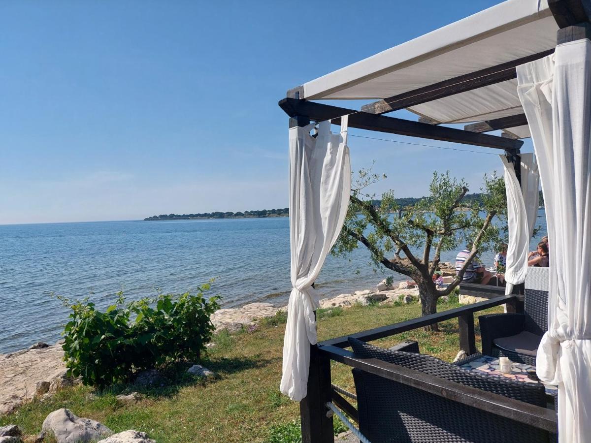 Apartments Henc Novigrad Istria Buitenkant foto