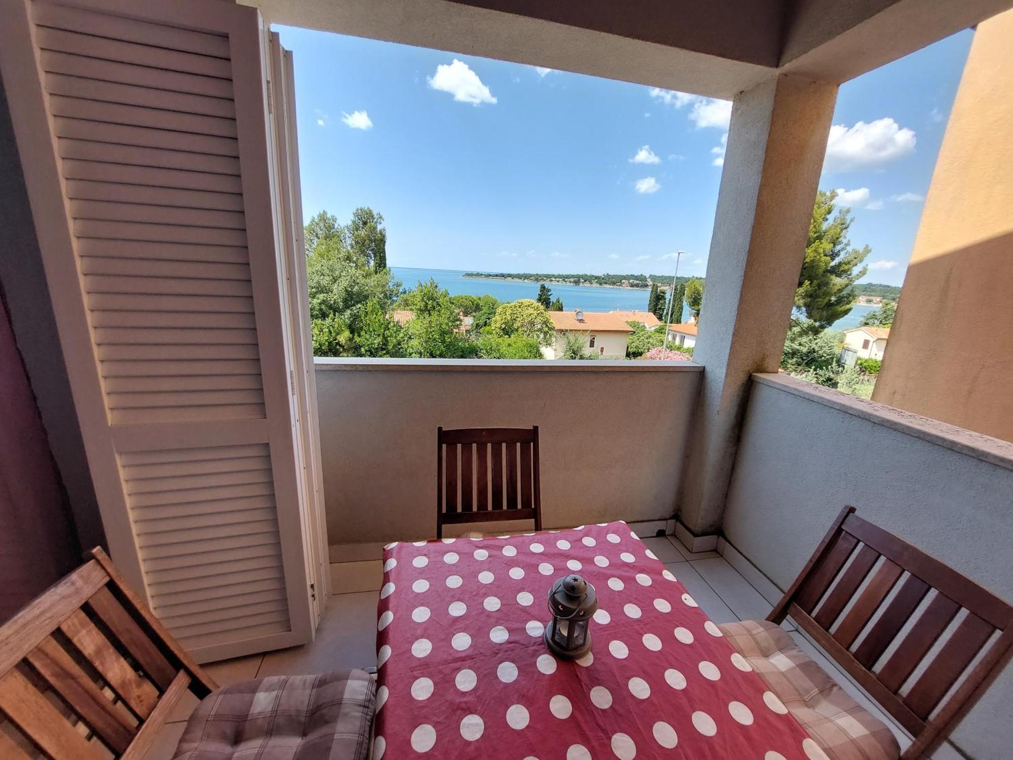 Apartments Henc Novigrad Istria Buitenkant foto