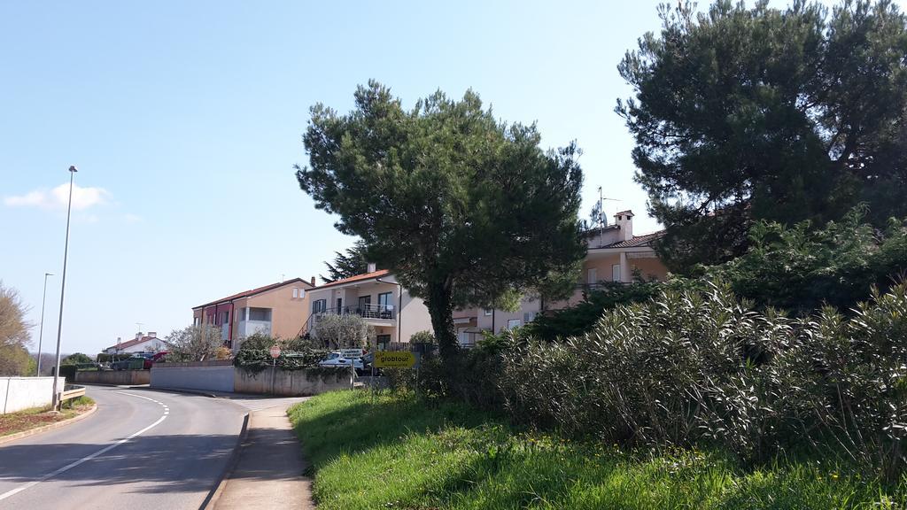 Apartments Henc Novigrad Istria Buitenkant foto