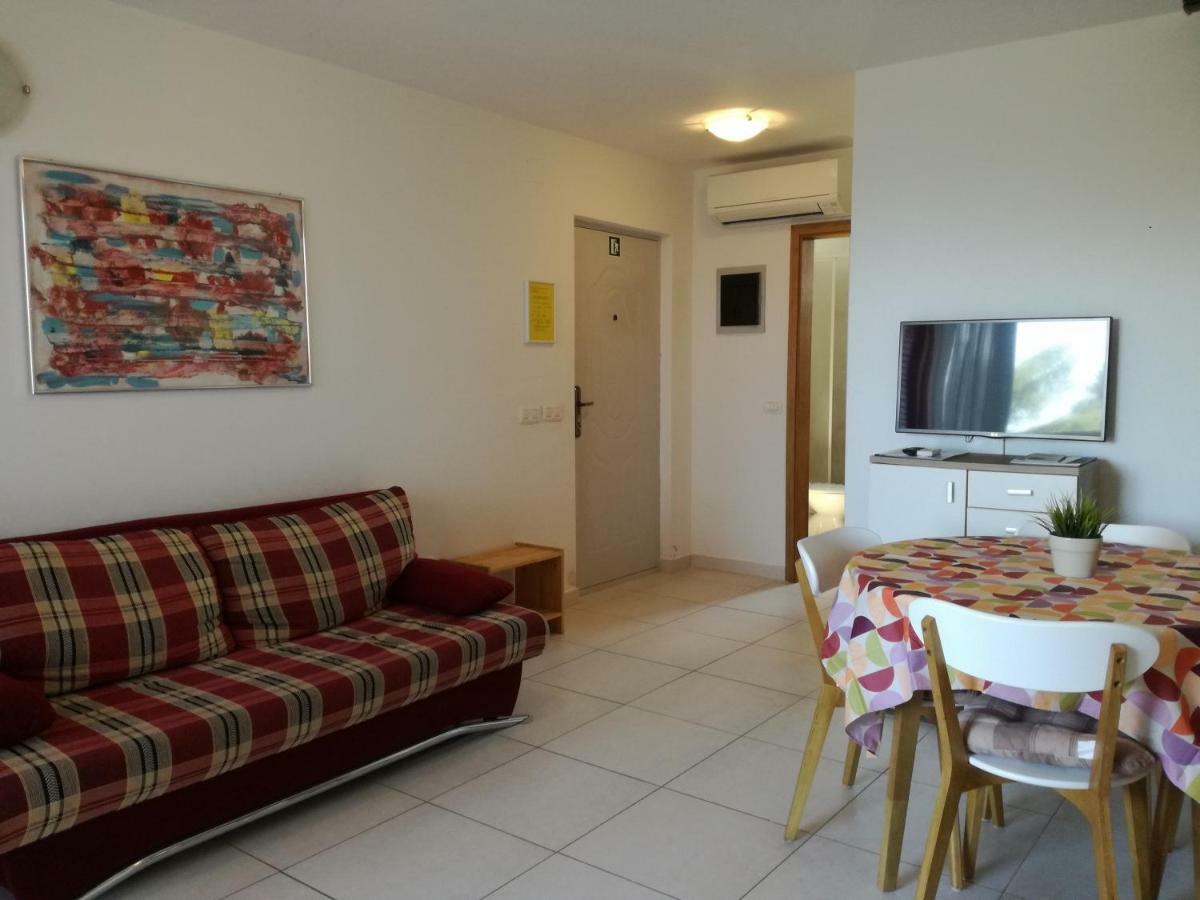 Apartments Henc Novigrad Istria Buitenkant foto